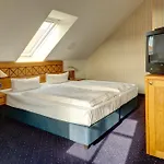 Hotel Strandhotel Seestern 3*